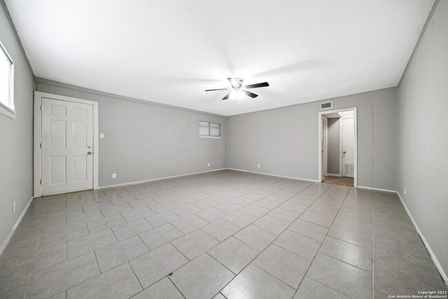 Building Photo - 307 San Angelo Blvd