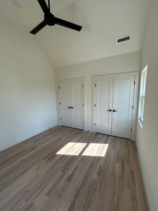 Building Photo - Amazing New Construction in North Nashville!