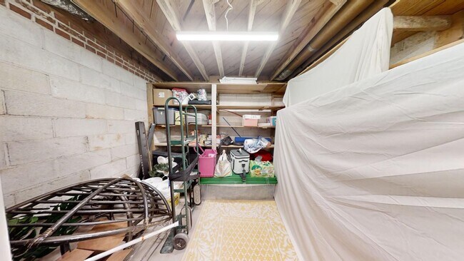 Building Photo - AVAILABLE NOW- SUBLEASE Short distance to Downtown Auburn--One of Kind Home on Sherwood Dr in Auburn