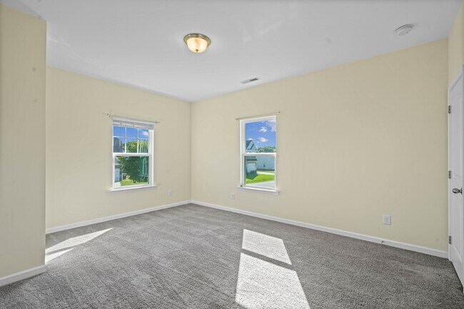 Building Photo - 230 Timberline Oak Dr
