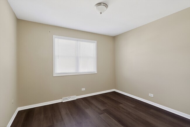 Building Photo - 193 Jeffrey Ln