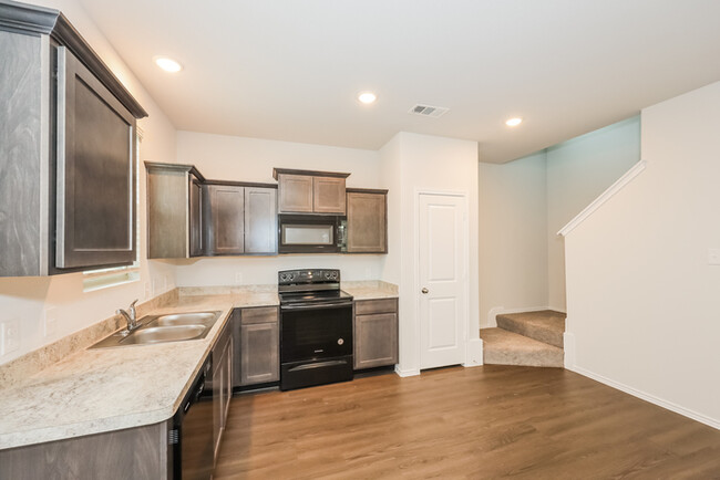 Building Photo - 1307 Ester Ln