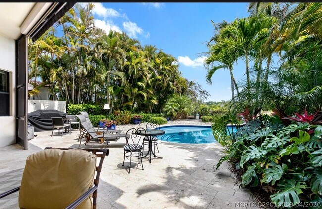 Building Photo - 6700 Fox Hollow Dr