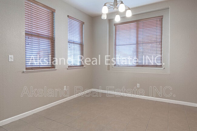 Building Photo - 936 Heartland Dr