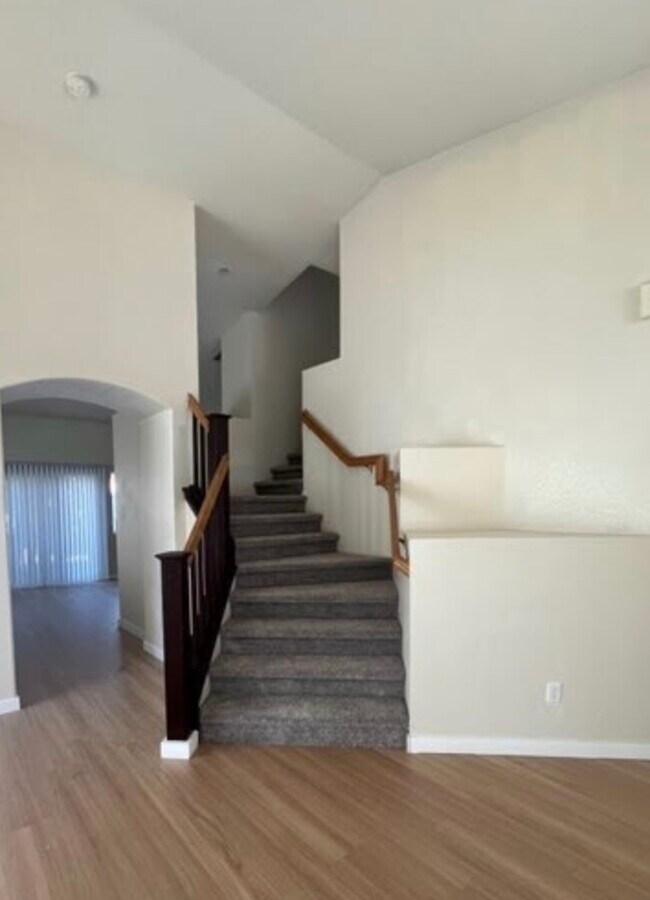 Building Photo - 1465 Venice Cir