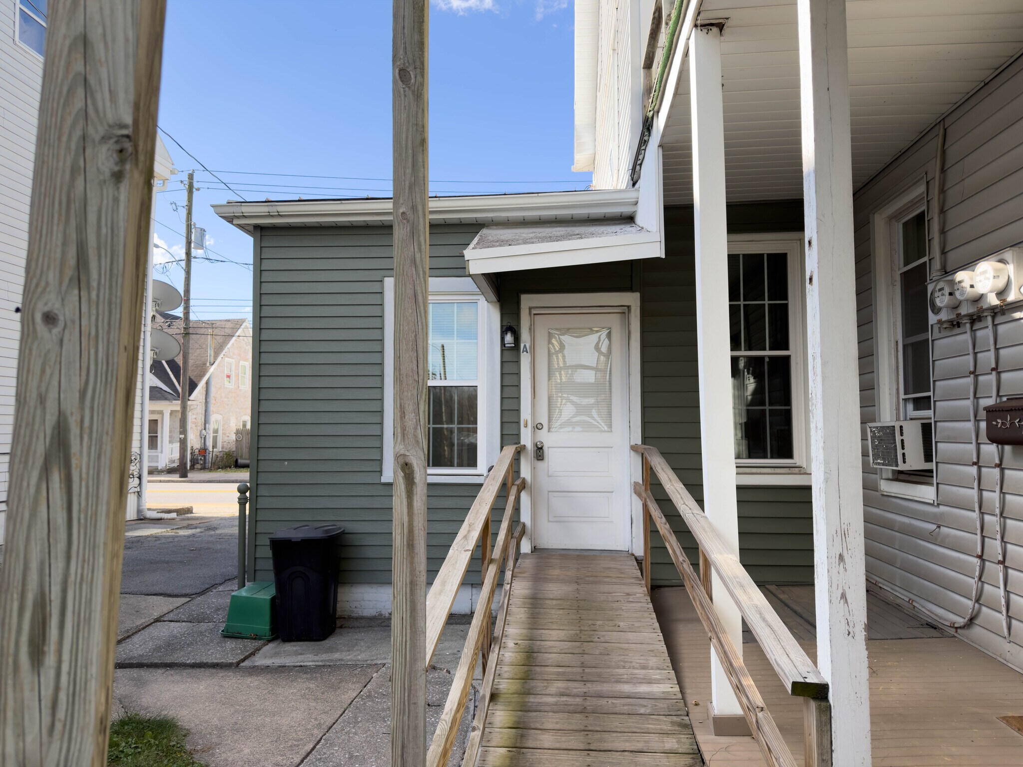 Building Photo - 133 S Main St