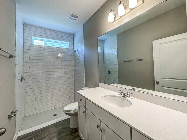 Building Photo - Silverleaf 4/3 w water view!!