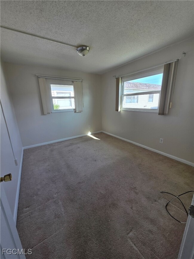 Building Photo - 46 Hamlin Ct