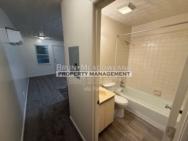 Building Photo - 5525 Jacksboro Pike