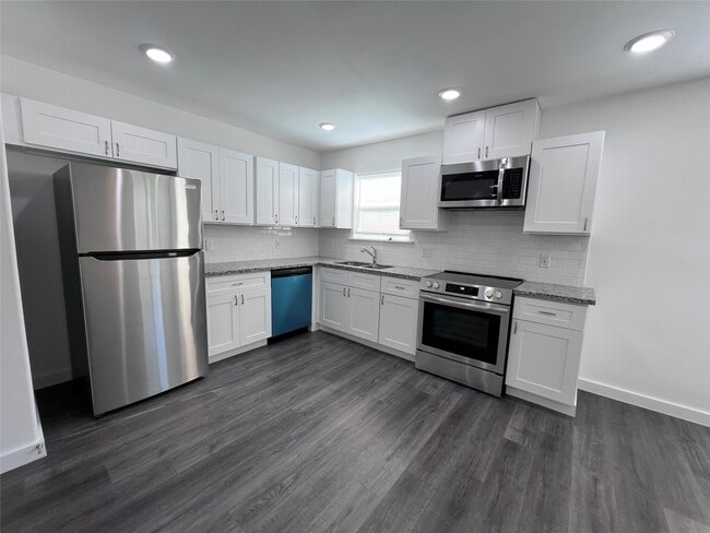 Building Photo - 9243 Seeker St