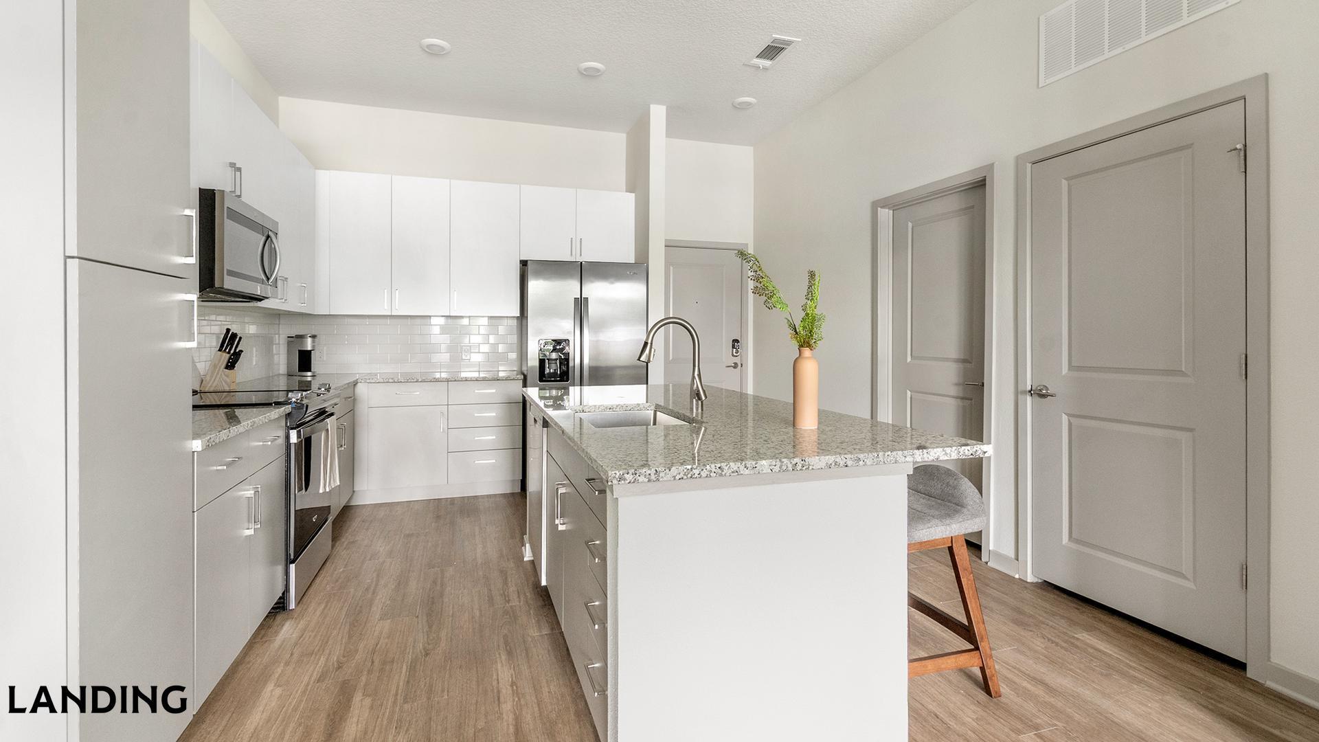 Building Photo - 7311 Baymeadows Way