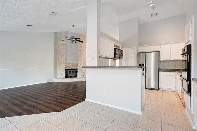 Building Photo - 3605 Palomar Ln
