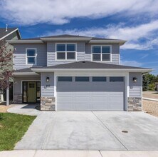 Building Photo - Beautiful Newly built 3 bedroom / 2 bath i...