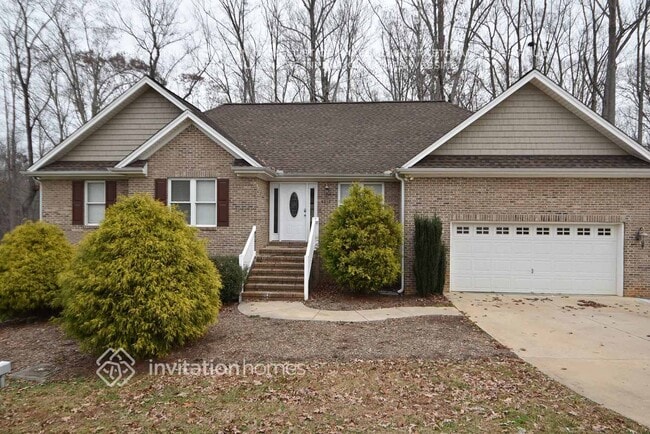 Primary Photo - 4033 MacKenzie Dr