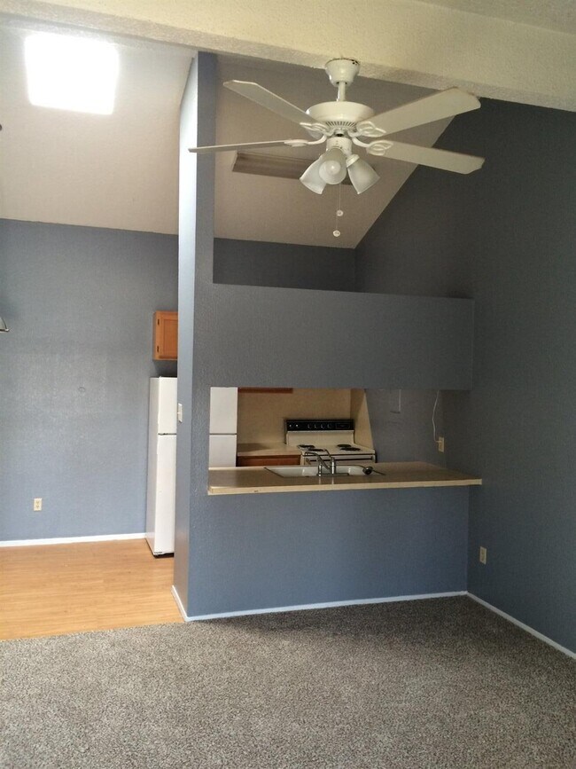 Building Photo - 120 N Troy Ave