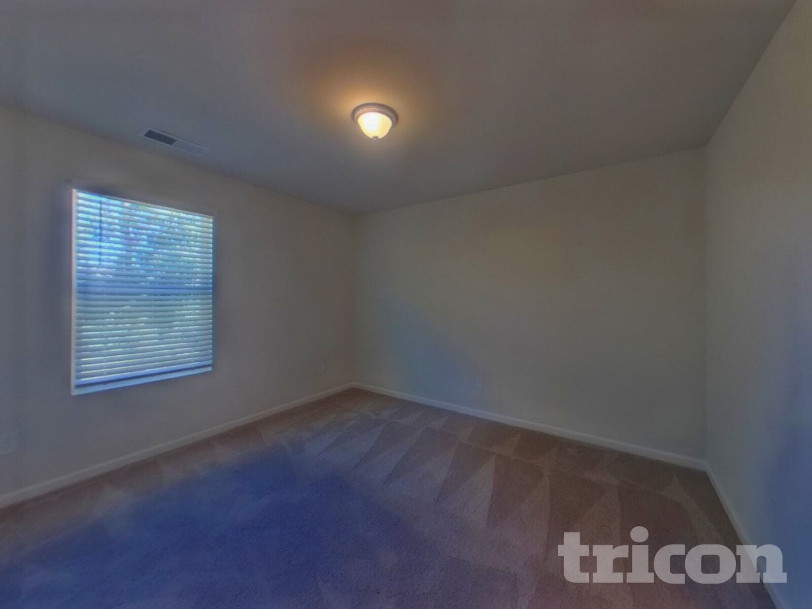 Building Photo - 14 Chalet Ct