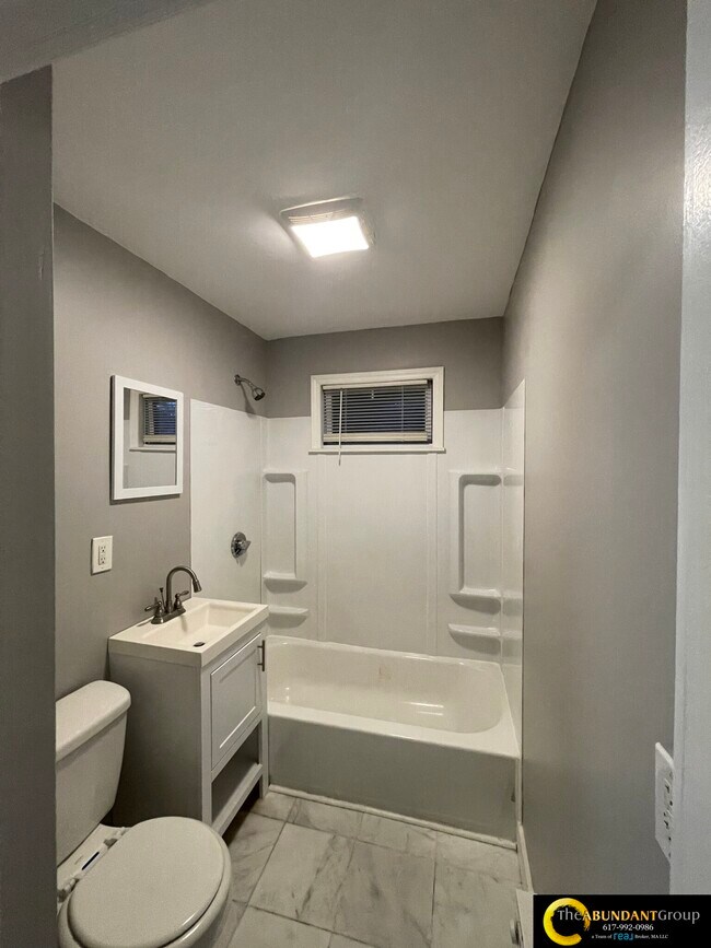 Building Photo - 29 Devlin St