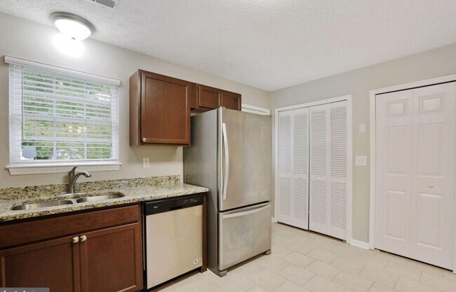 Building Photo - 5601 Skate Ct