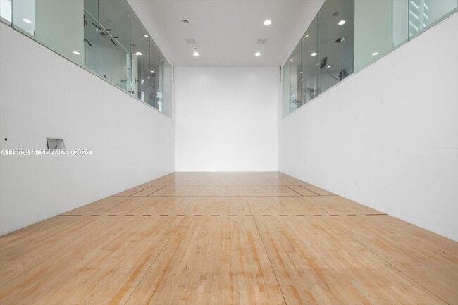 Building Photo - 350 S Miami Ave