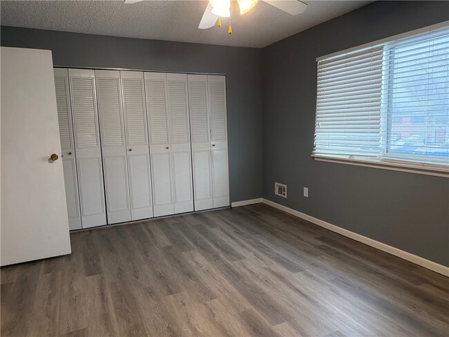 Building Photo - 553 French Rd