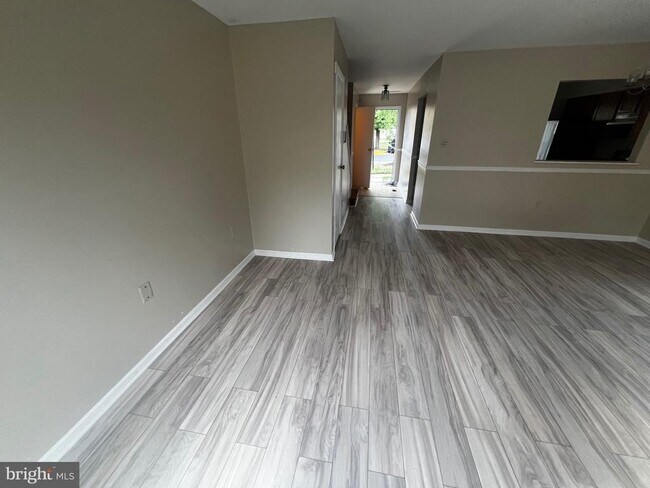Building Photo - 7301 Rokeby Dr