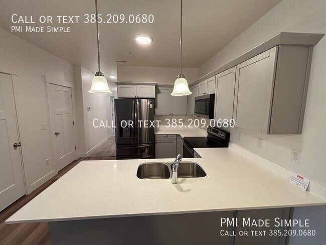 Building Photo - 1985 N 3330 W