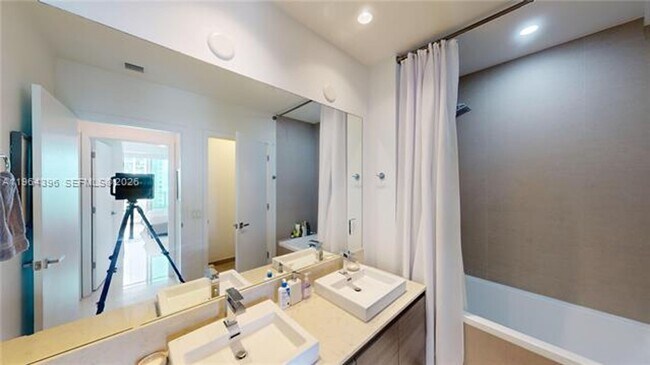 Building Photo - 1080 Brickell Ave