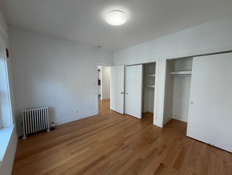Building Photo - 65 Strathmore Rd
