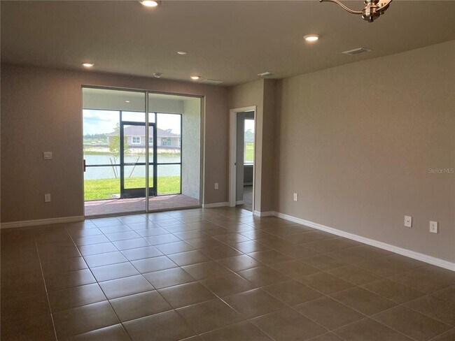 Building Photo - 16070 Bridle Rdg St