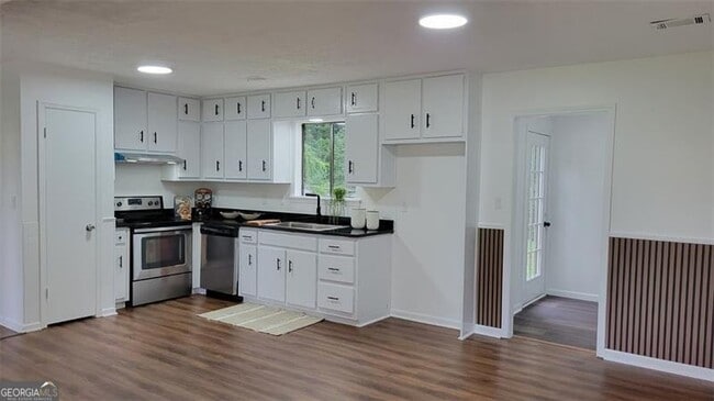 Building Photo - 389 Rosser Rd