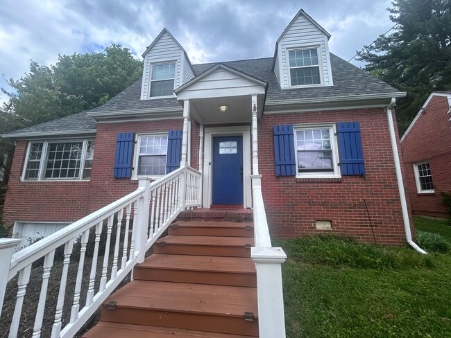 Building Photo - Cute 3 bedroom home, Fantastic Location!