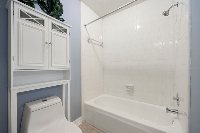 Building Photo - 4754 Widerop Ln