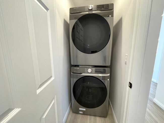 Building Photo - 14533 Lyle St