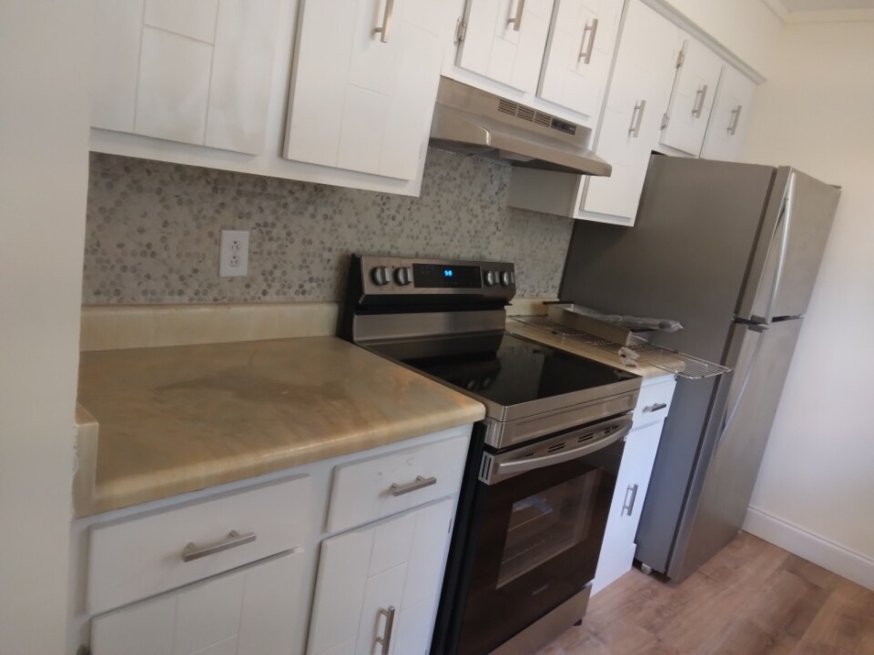 Building Photo - 439 Canberra Dr