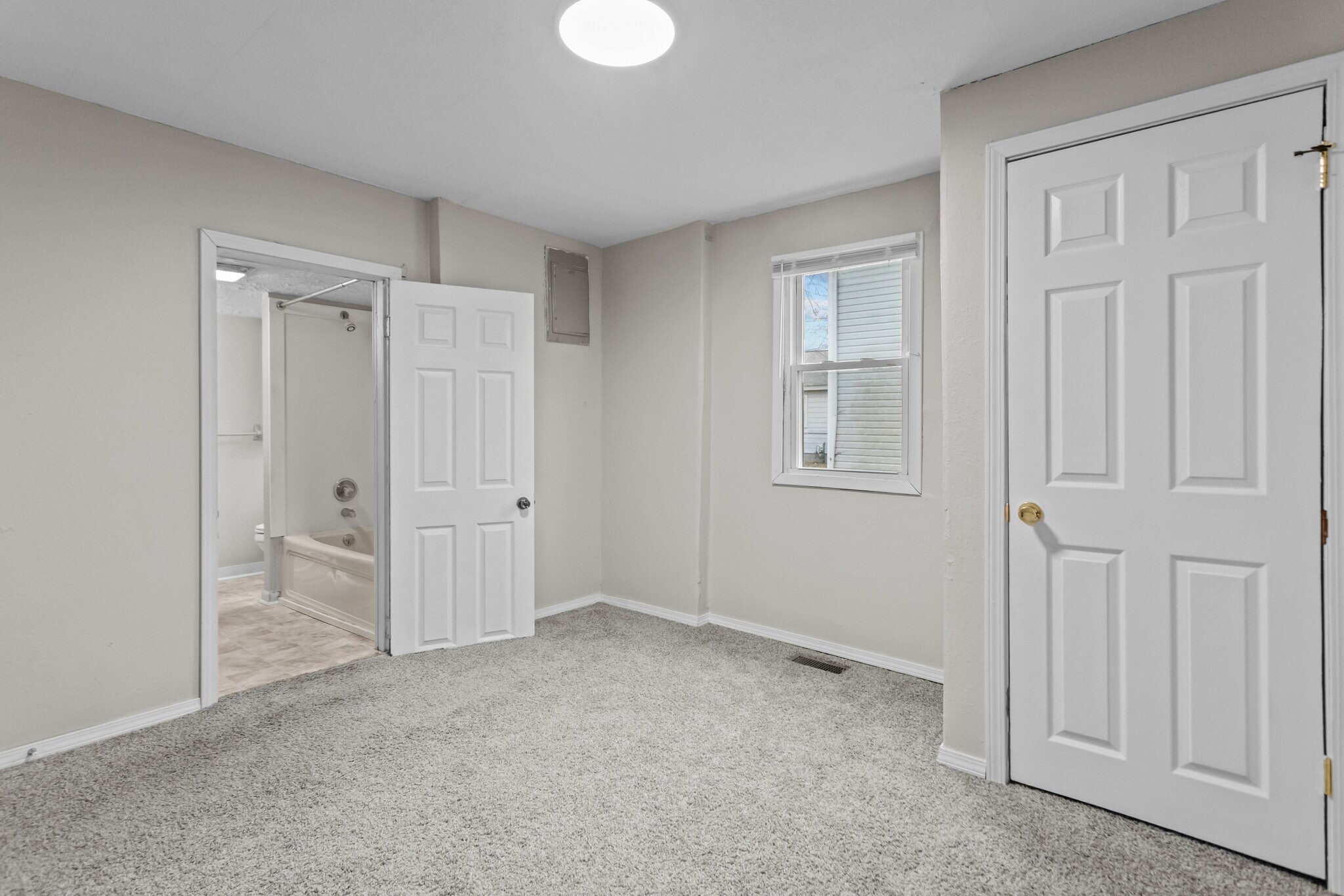 Building Photo - 1620 S Market St