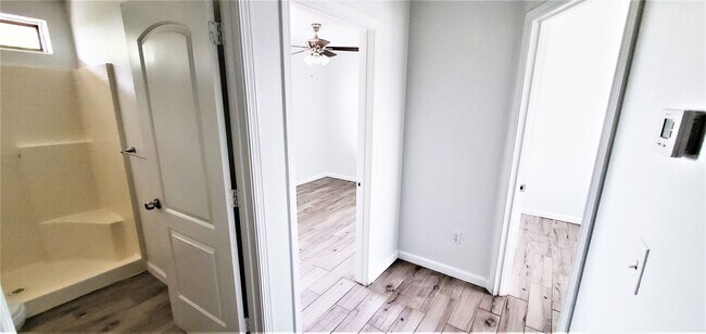 Building Photo - 701 E. 4th St.