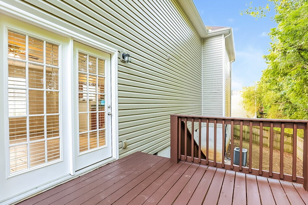 Building Photo - 117 Lyndhurst Dr
