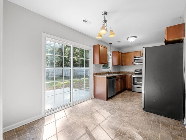 Building Photo - Welcome to Clymer Court!