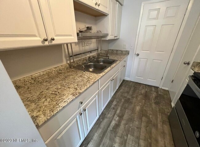 Building Photo - 1611 W 30th St