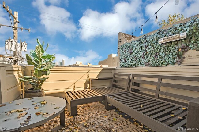 Building Photo - 144 Langton St