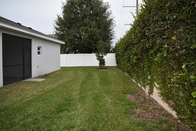 Building Photo - 3822 Milflores Dr