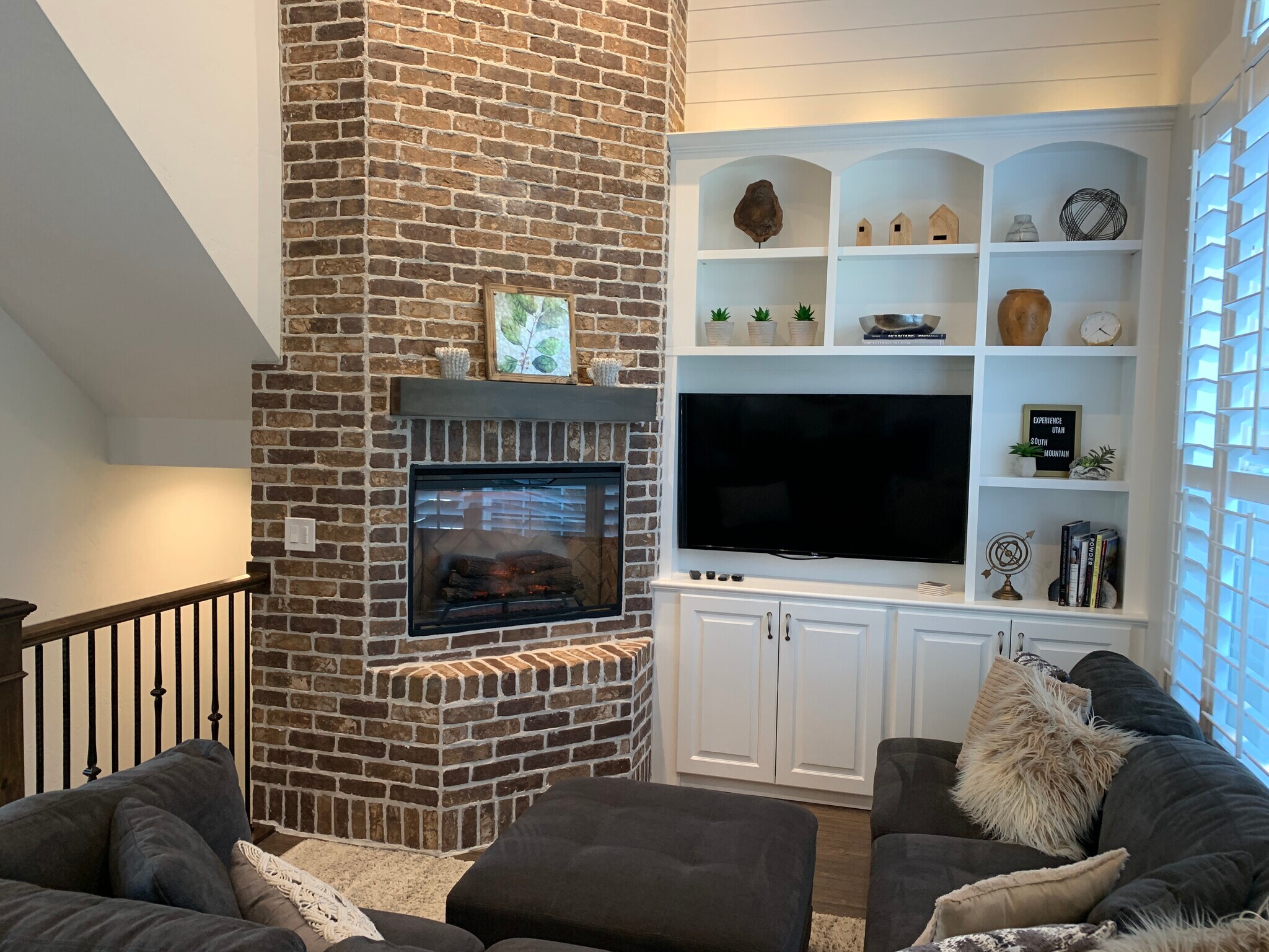 Building Photo - 991 E Senior Band Rd