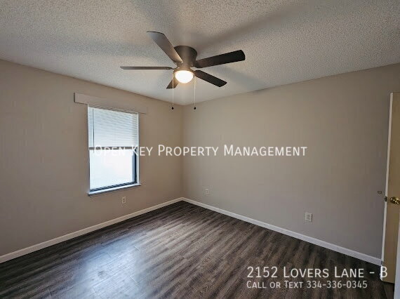 Building Photo - 2152 Lovers Ln