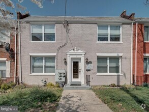 Building Photo - 1326 Downing Pl NE