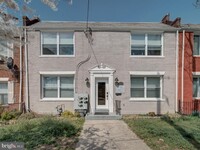Building Photo - 1326 Downing Pl NE