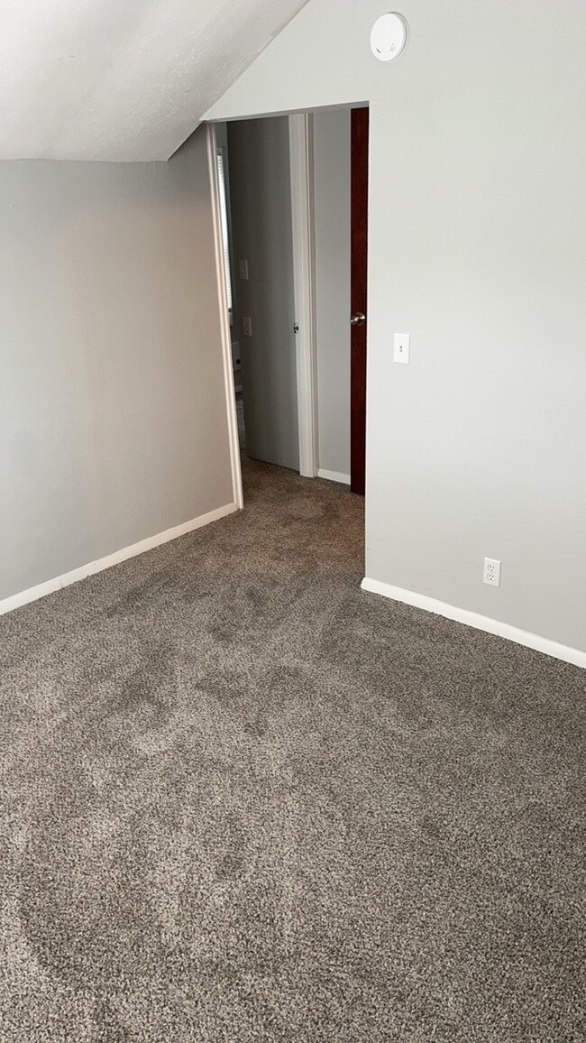 Building Photo - 1561 Sacramento Ave