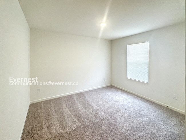 Building Photo - 107 Douglas Fir Dr