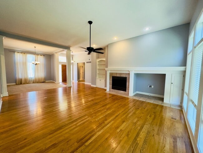 Building Photo - {6411} Enchanted Lake Estates + Updated Kitchen, Fresh Paint Throughout +  Main Floor Primary Bed...