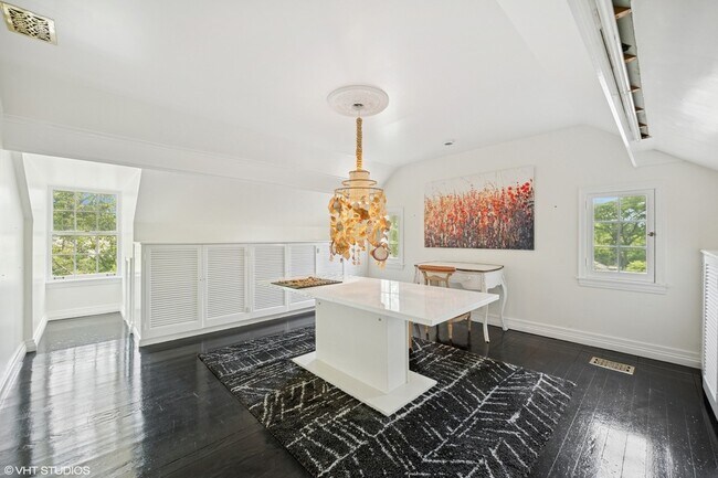 Building Photo - 82 Woodley Rd