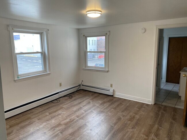 Building Photo - 81 S 11th St